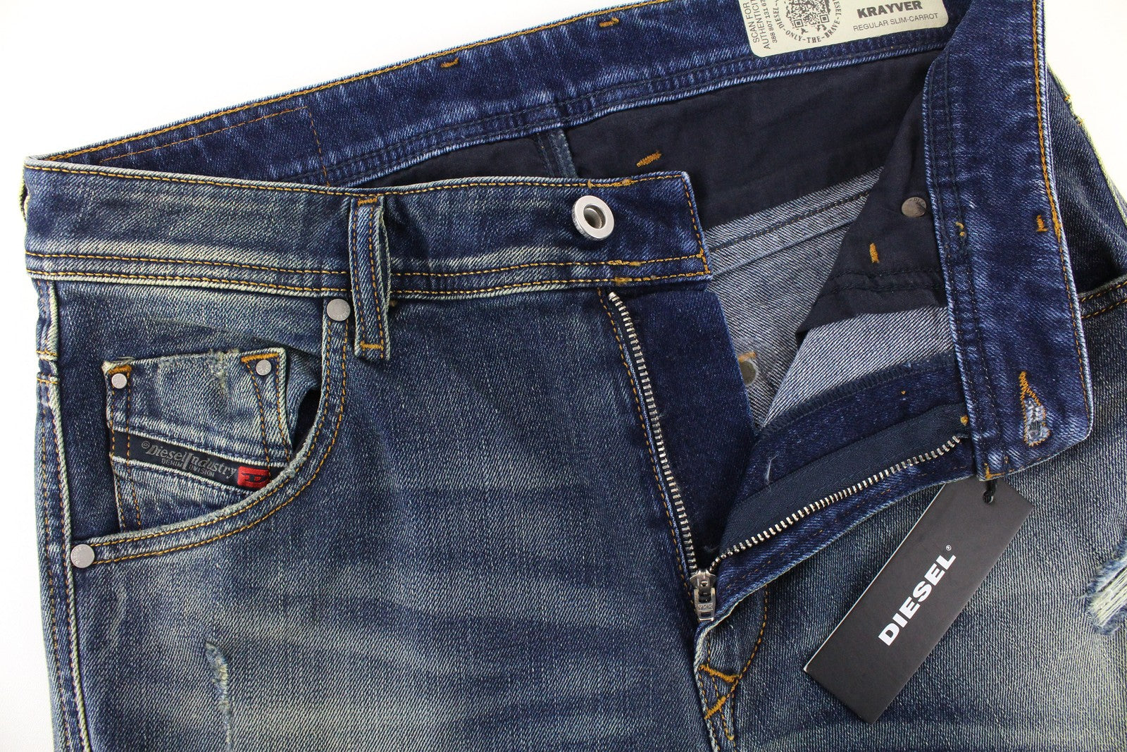 DIESEL Krayver R6ZD4 vyriški džinsai W28/L32 mėlyni, ploni, morkų rašto, plėšytos medvilnės rašto džinsai 