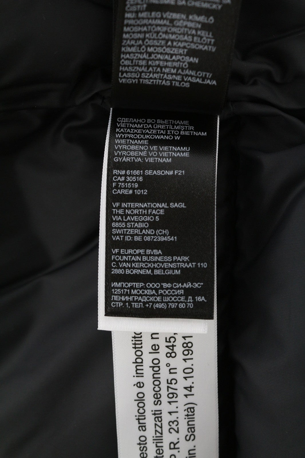 „The North Face Diablo Down“ moteriška striukė XS 700, dygsniuota, su izoliacija ir pūkine danga. 