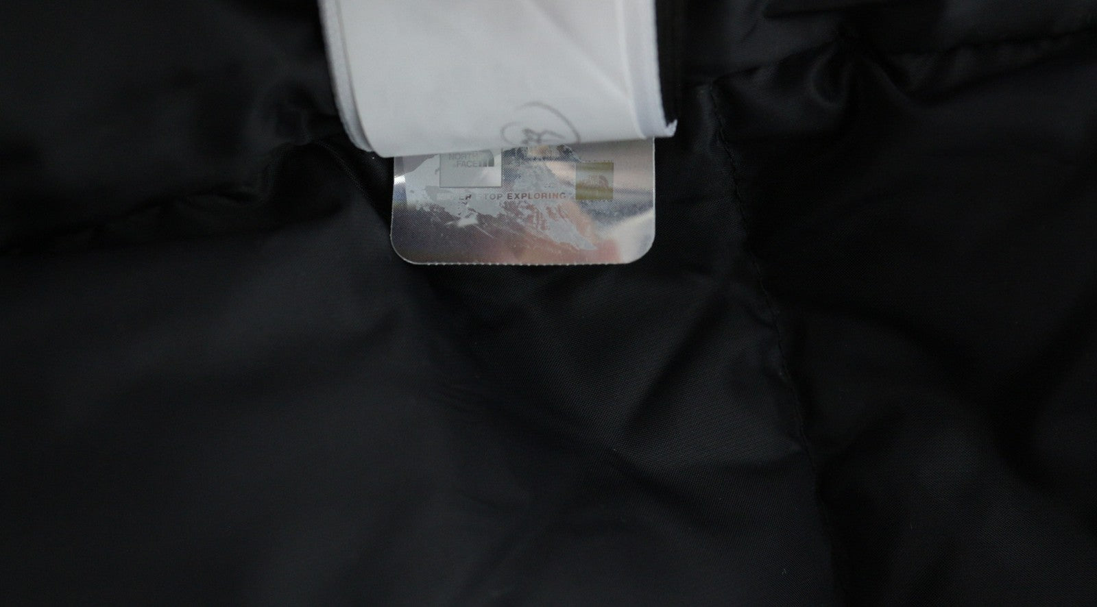 „The North Face Diablo Down“ moteriška striukė XS 700, dygsniuota, su izoliacija ir pūkine danga. 