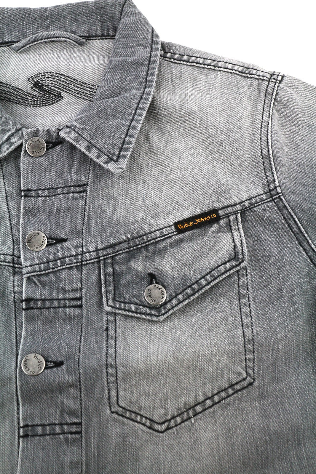 NUDIE Conny vyriška striukė XS, saulės balinta juoda, su sagomis, medvilninė, plautos pilkos spalvos 