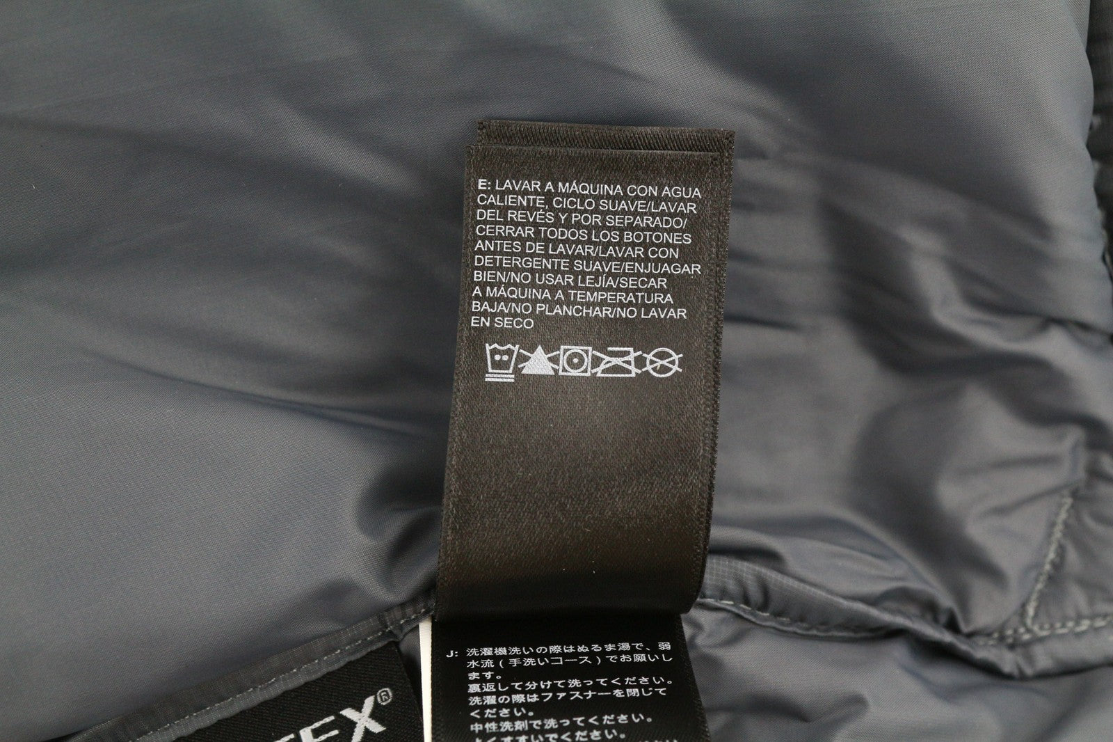 „The North Face“ moteriška liemenė S 700, su pūkų izoliacija, dygsniuota „Pertex Quantum“. 