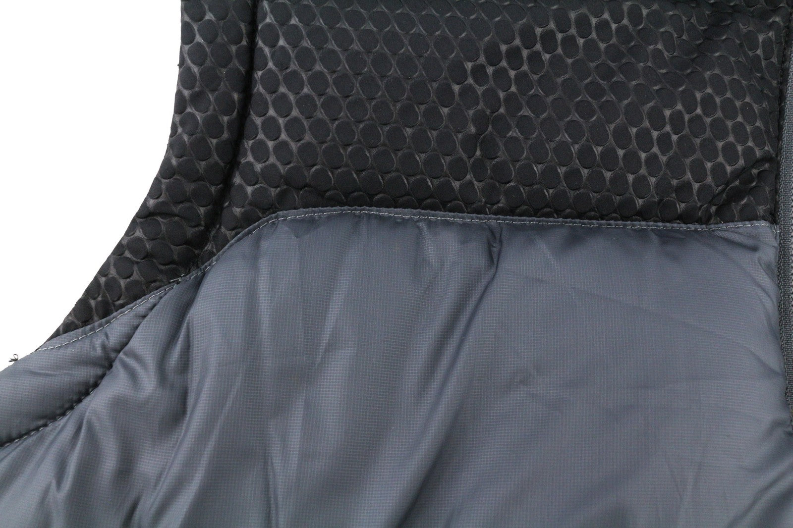 „The North Face“ moteriška liemenė S 700, su pūkų izoliacija, dygsniuota „Pertex Quantum“. 