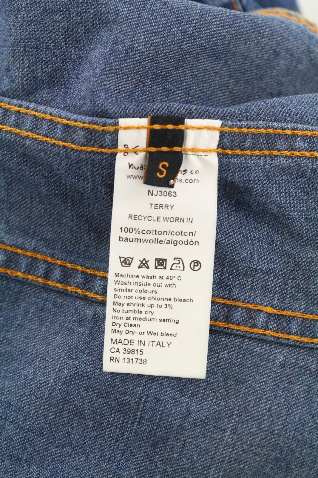 NUDIE Terry vyriška striukė S, perdirbta, dėvėta skalbtos mėlynos spalvos, su sagomis, džinsinio audinio. 