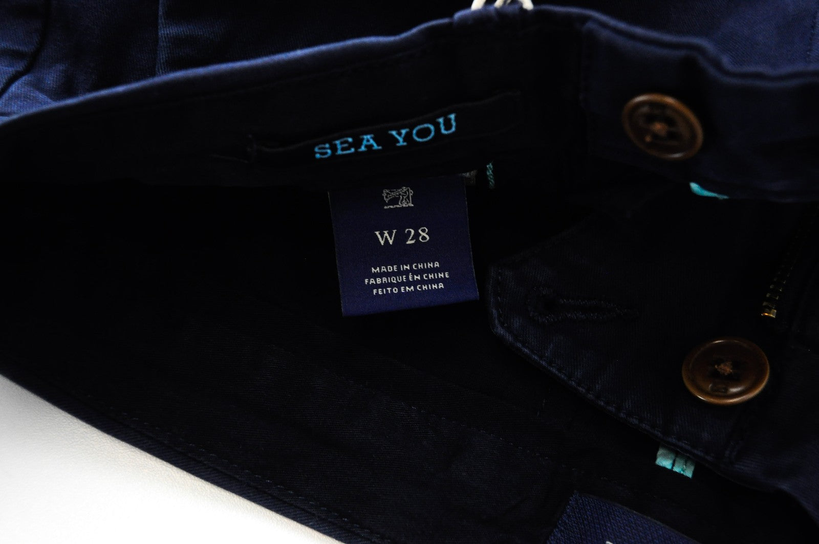 SCOTCH &amp; SODA Ams Couture šortai W28 vyriški tamsiai mėlyni dažytos medvilnės šortai su plyšiais ir kišenėmis 