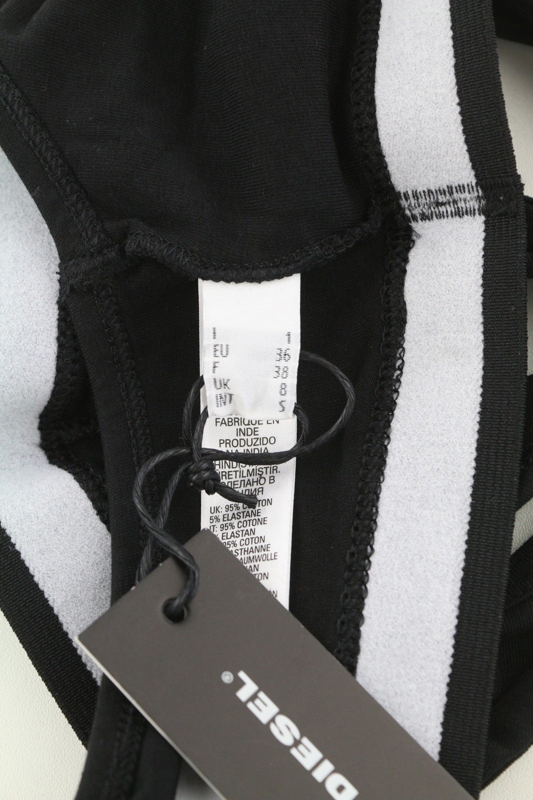 DIESEL Ufsb-Miley viršutinė moteriška sportinė liemenėlė S, juoda, tampri, patogi, be rankovių, tamsiai mėlyna 