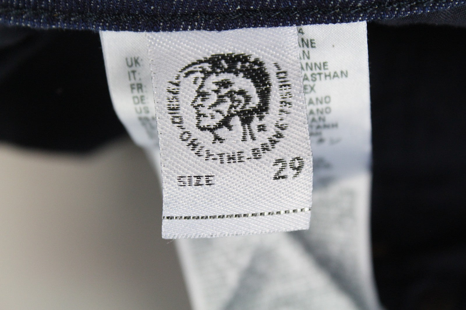 DIESEL Waykee R7NA8 vyriški džinsai W29 L30 tiesaus kirpimo, mėlyni, skalbtos medvilnės džinsai 