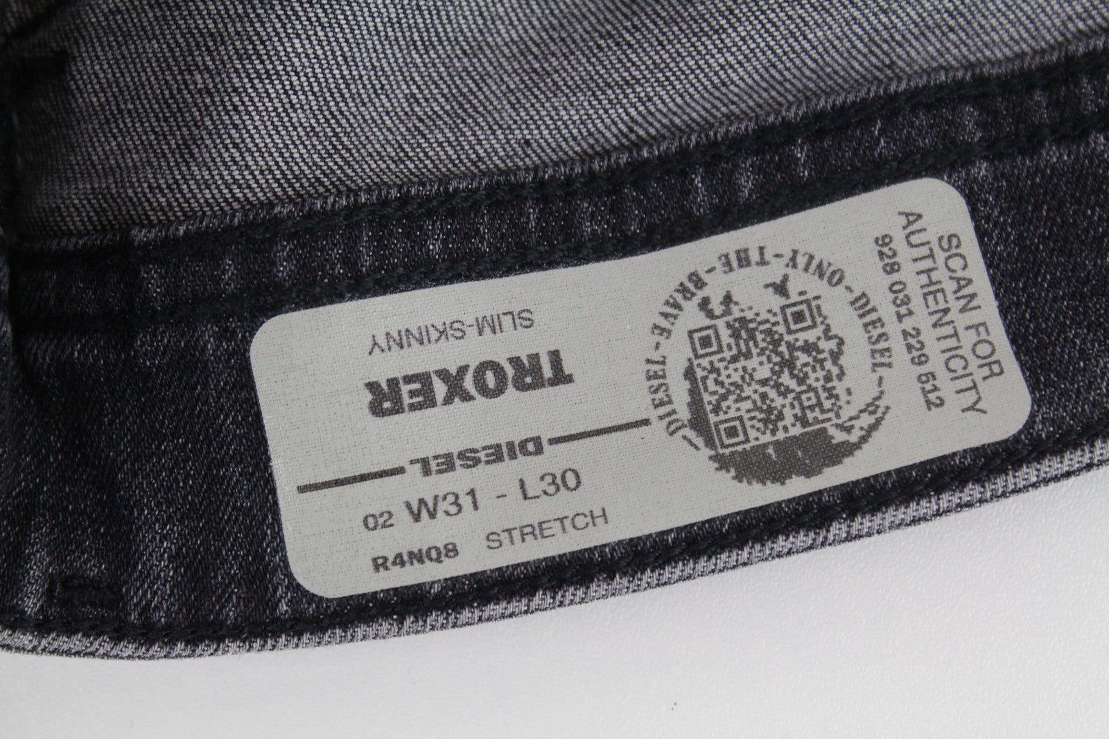 DIESEL Troxer R4NQ8 vyriški džinsai W31 L30 pilki, ploni, skalbti, tamprūs 