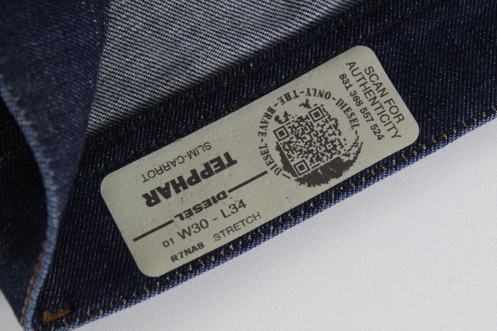 DIESEL Tepphar R7NA8 vyriški džinsai W30 L34 Slim Ripped Stretch mėlyni džinsai 