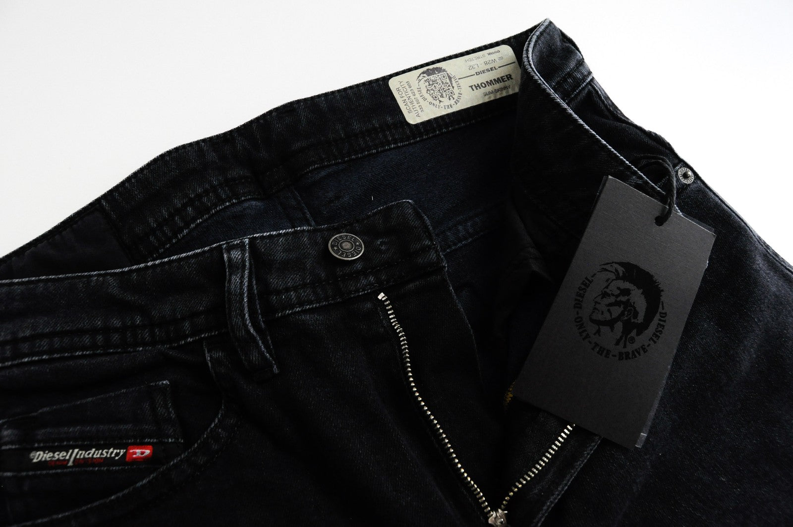 DIESEL Thommer 084NK vyriški ploni džinsai W28 L32 tamsiai mėlyni tamprūs medvilniniai džinsai su 5 kišenėmis 