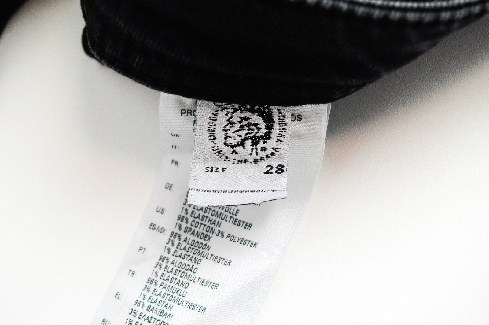 DIESEL Thommer 084NK vyriški ploni džinsai W28 L32 tamsiai mėlyni tamprūs medvilniniai džinsai su 5 kišenėmis 