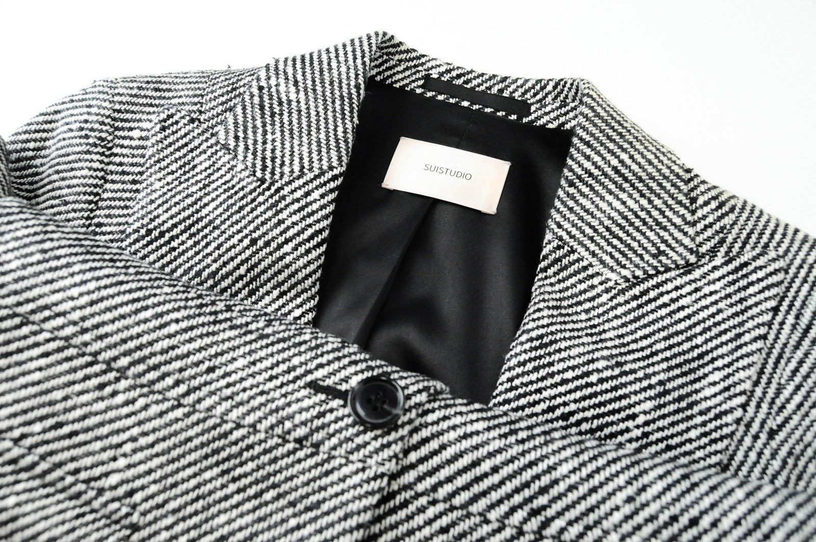 SUISTUDIO Olivia moteriškas švarkas UK6R pilkas šilkinis medvilninis klasikinio pamušalo raštuotas kirpimas 