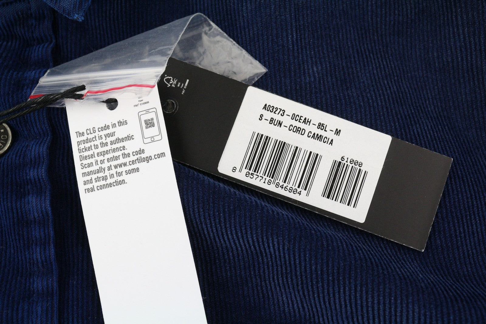 DIESEL vyriški marškinėliai S-Bun-Cord, M dydžio, skalbtos mėlynos spalvos, storai išskleidžiamos sagties. Rekomenduojama kaina – 175 €. 