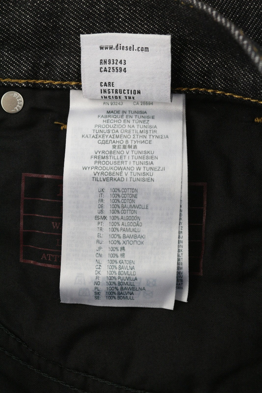 DIESEL 1995 Z9C34 vyriški džinsai W34/L30 siauri, tiesūs, tamsūs, su sagomis. Rekomenduojama kaina – 185 €. 