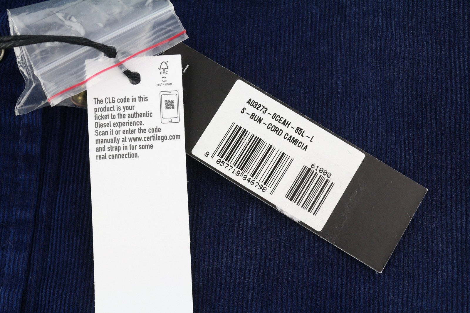 DIESEL vyriški marškinėliai S-Bun-Cord, L dydžio, skalbtos mėlynos spalvos, storai išskleidžiamos sagties, rekomenduojama kaina – 175 € 