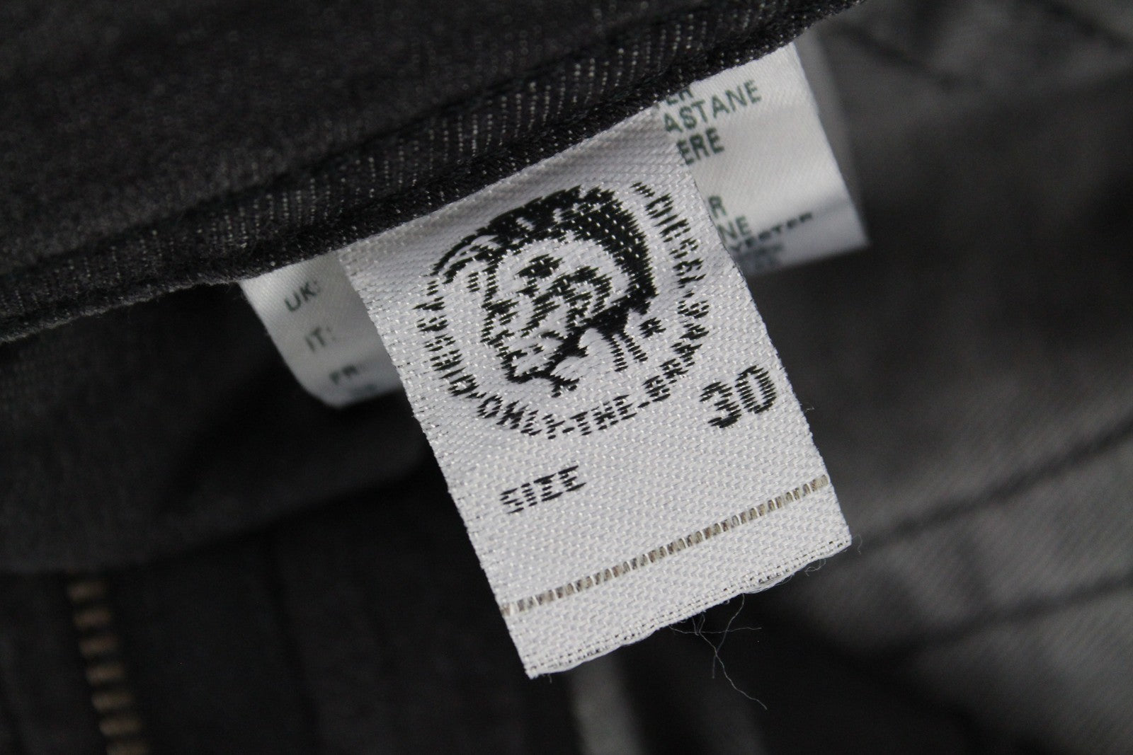 DIESEL Thommer R266U vyriški džinsai W30/L32 Slim Skinny Fit pilki medvilniniai plėšytų audinių džinsai 