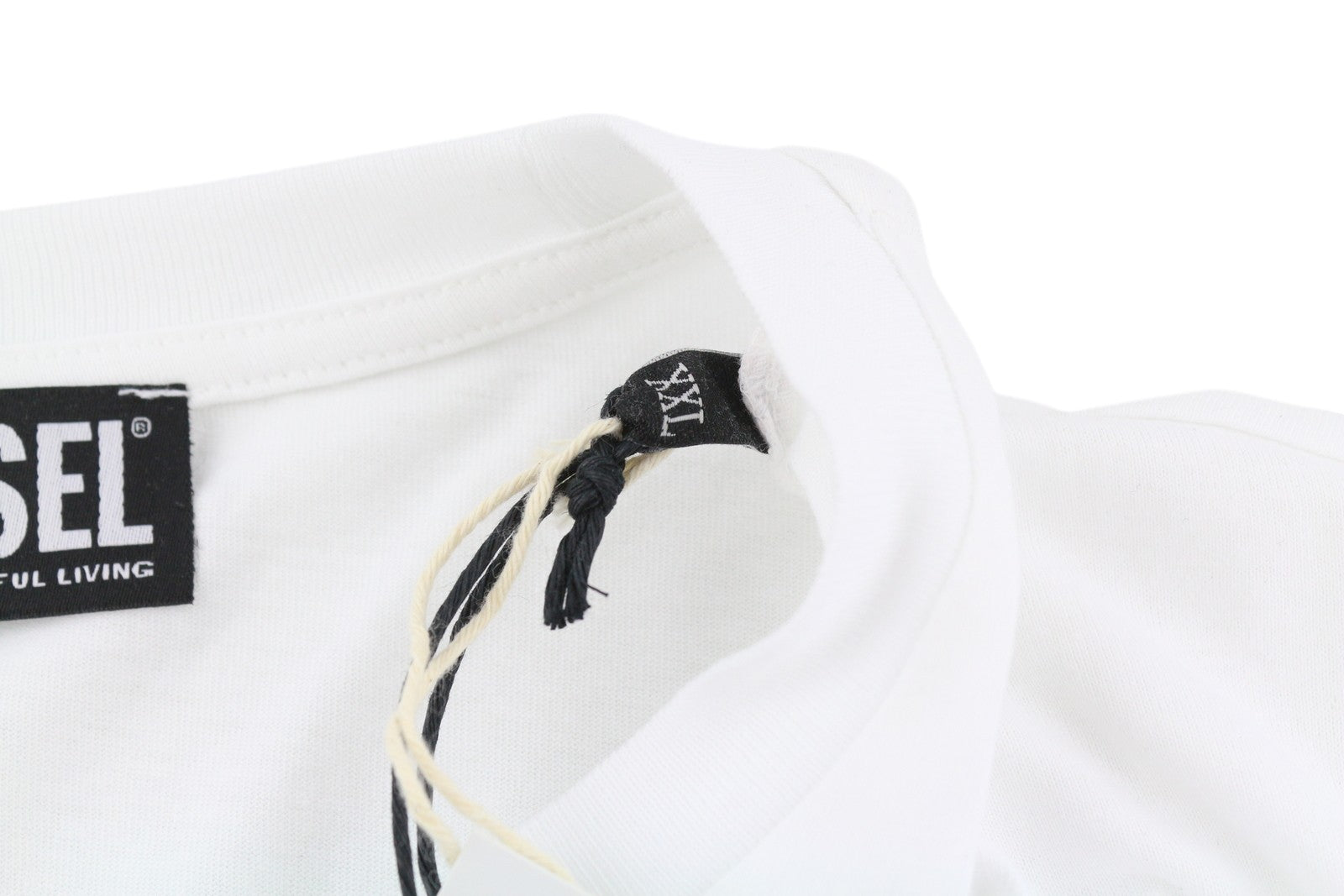 DIESEL T-Diegos-LS-K27 vyriški marškinėliai su ilgomis rankovėmis, 2XL dydžio, balti, apvalios iškirptės, trikotažo logotipu. 