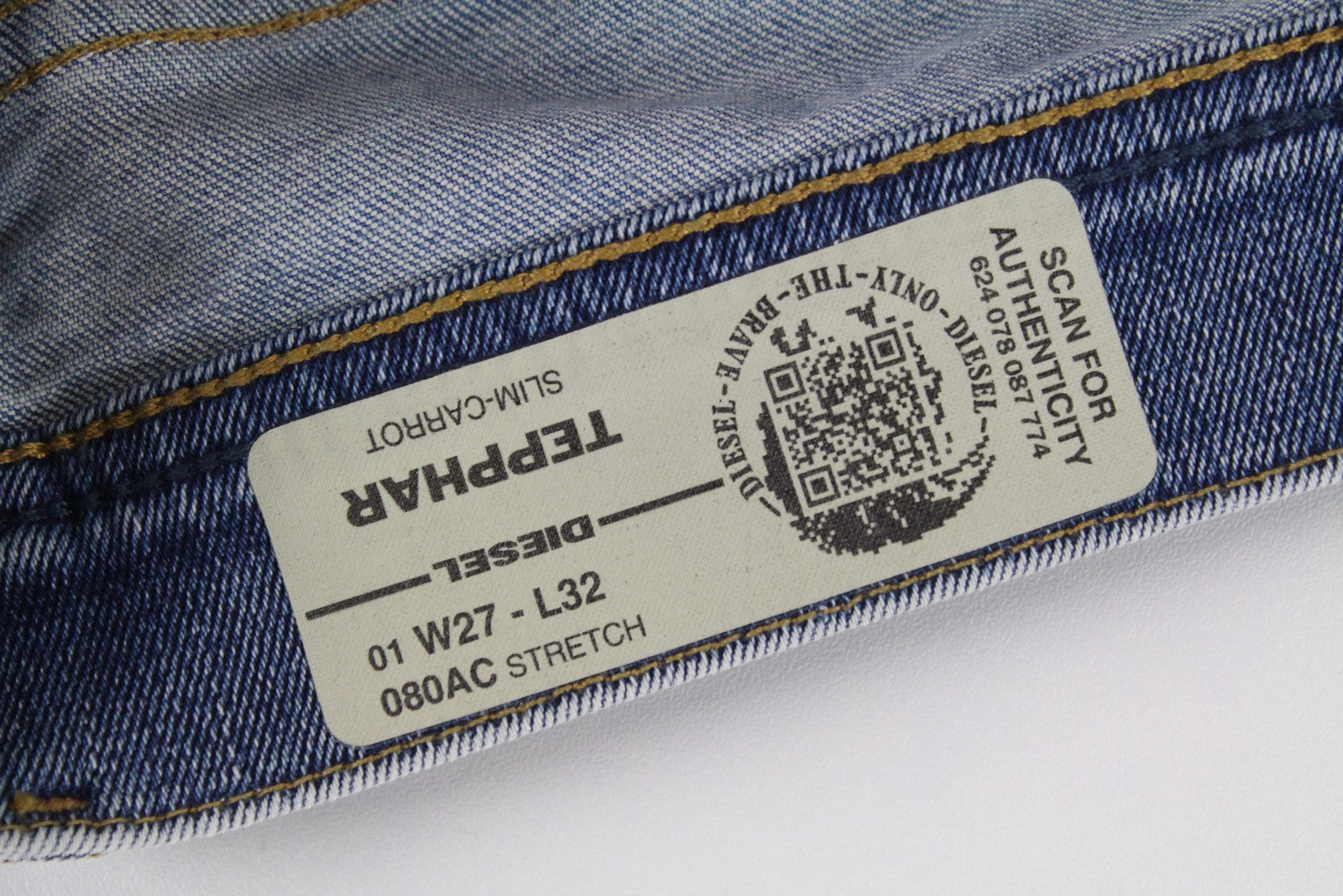 DIESEL Tepphar 080AC vyriški džinsai W27/L32 Slim Carrot Fit mėlyni, dirbtinio tamprumo. 