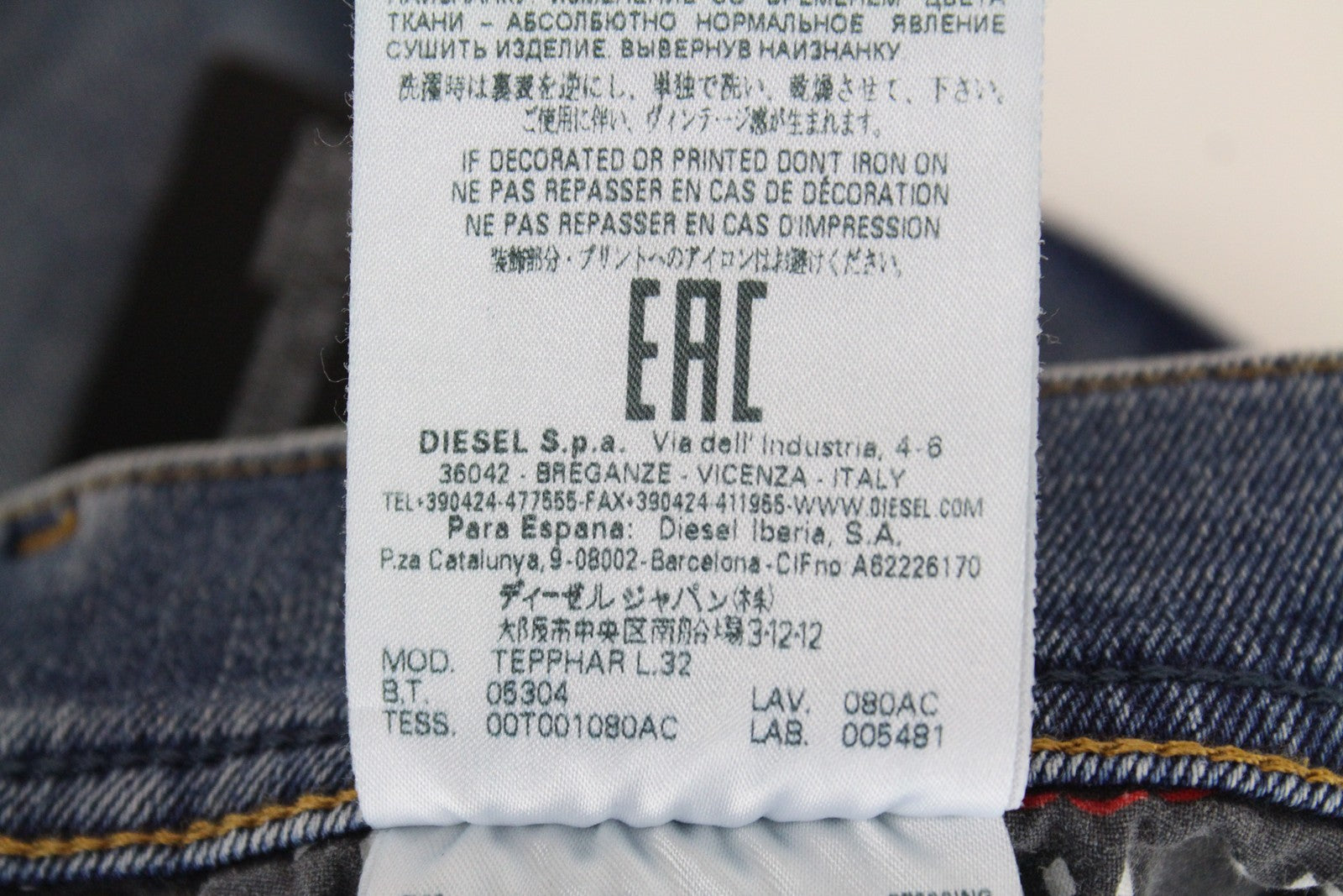 DIESEL Tepphar 080AC vyriški džinsai W27/L32 Slim Carrot Fit mėlyni, dirbtinio tamprumo. 