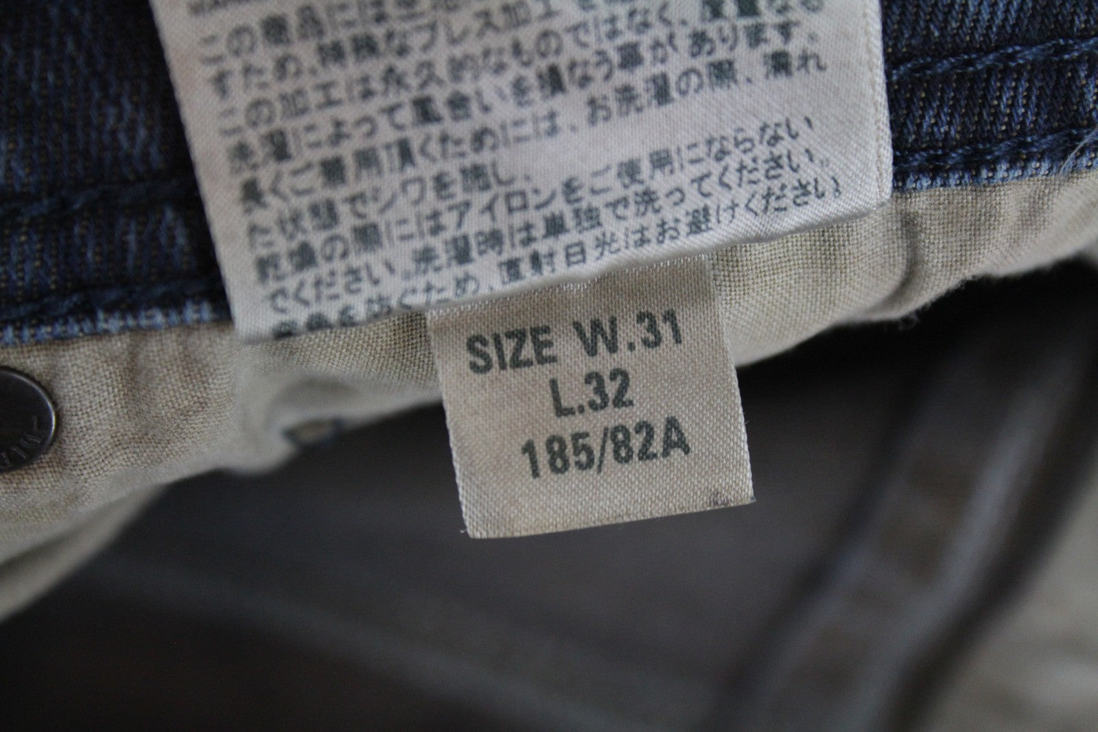 DIESEL Krayver R48XU vyriški džinsai W31/L32 Slim Carrot Fit sendintos medvilnės mėlynos spalvos džinsinis audinys 