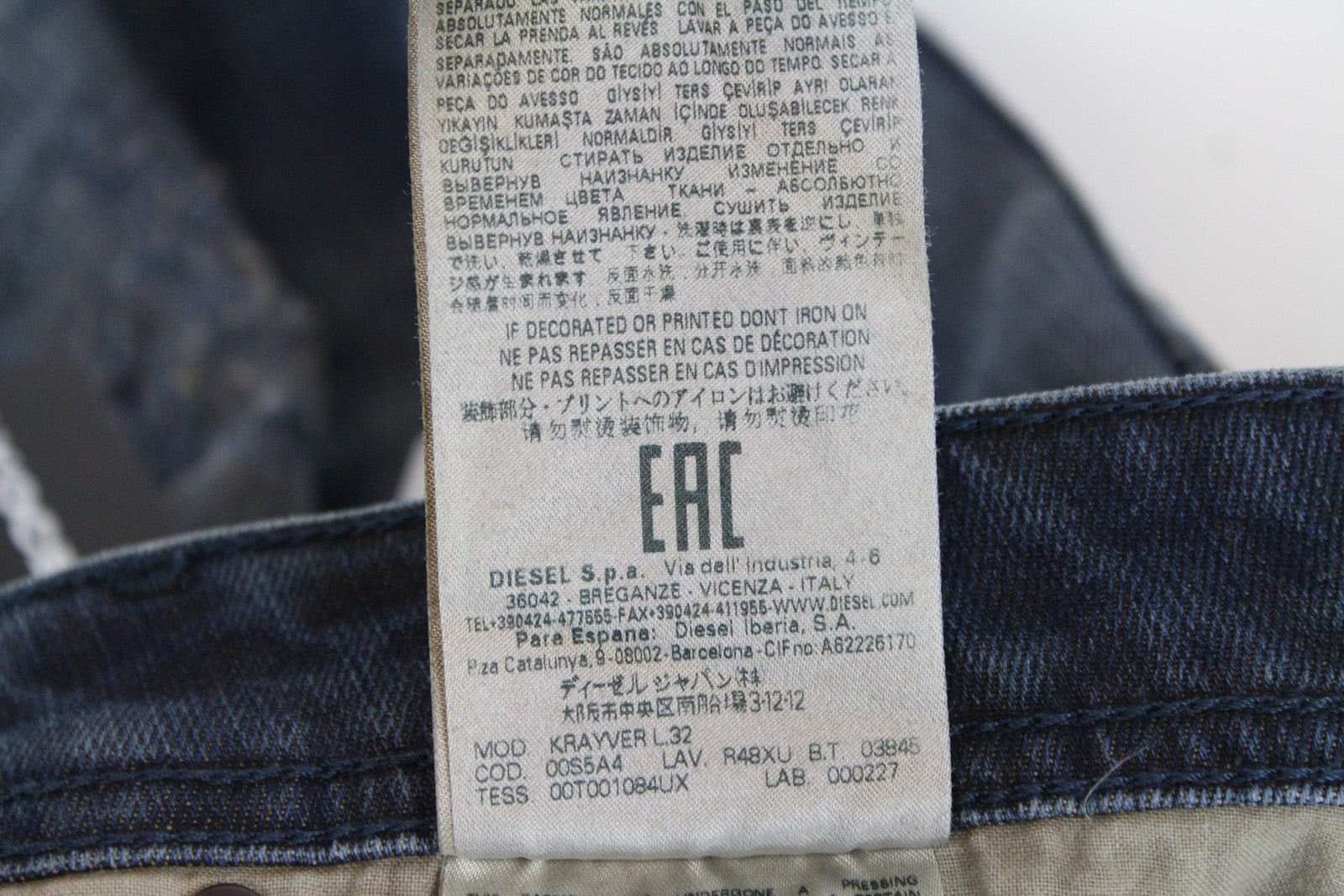 DIESEL Krayver R48XU vyriški džinsai W31/L32 Slim Carrot Fit sendintos medvilnės mėlynos spalvos džinsinis audinys 