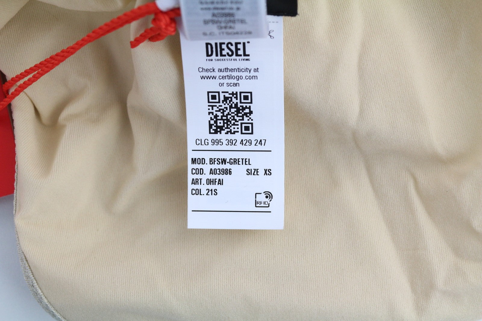 DIESEL Bfsw-Gretel moteriškas maudymosi kostiumėlis XS, vientisas, RRP 110 €, tamprus, blizgučiais gelsvas 