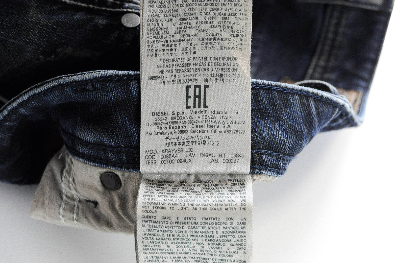 DIESEL Krayver R48XU vyriški džinsai W28/L32 Slim Carrot Fit medvilniniai tamprūs džinsai, mėlyni, skalbti 