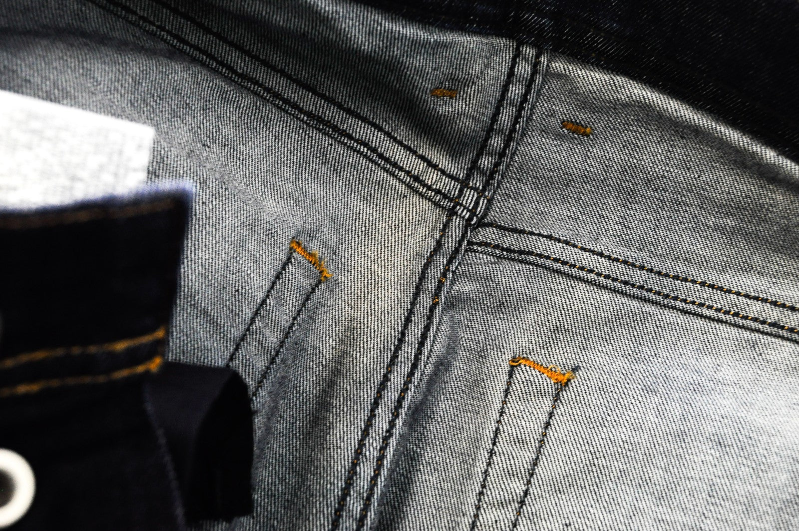 DIESEL Tepphar R7NA8 Mens Jeans W30 L34 Slim Carrot  Cotton Wash Blue Denim