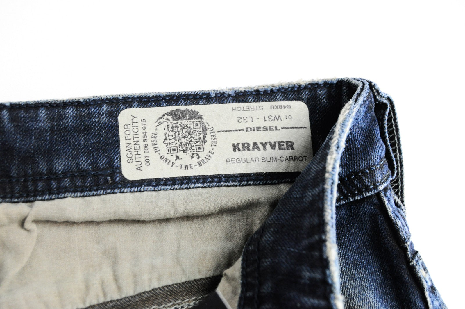 DIESEL Krayver R48XU vyriški džinsai W31/L32 Slim Carrot Fit mėlyni medvilniniai tamprūs džinsai skalbimui 