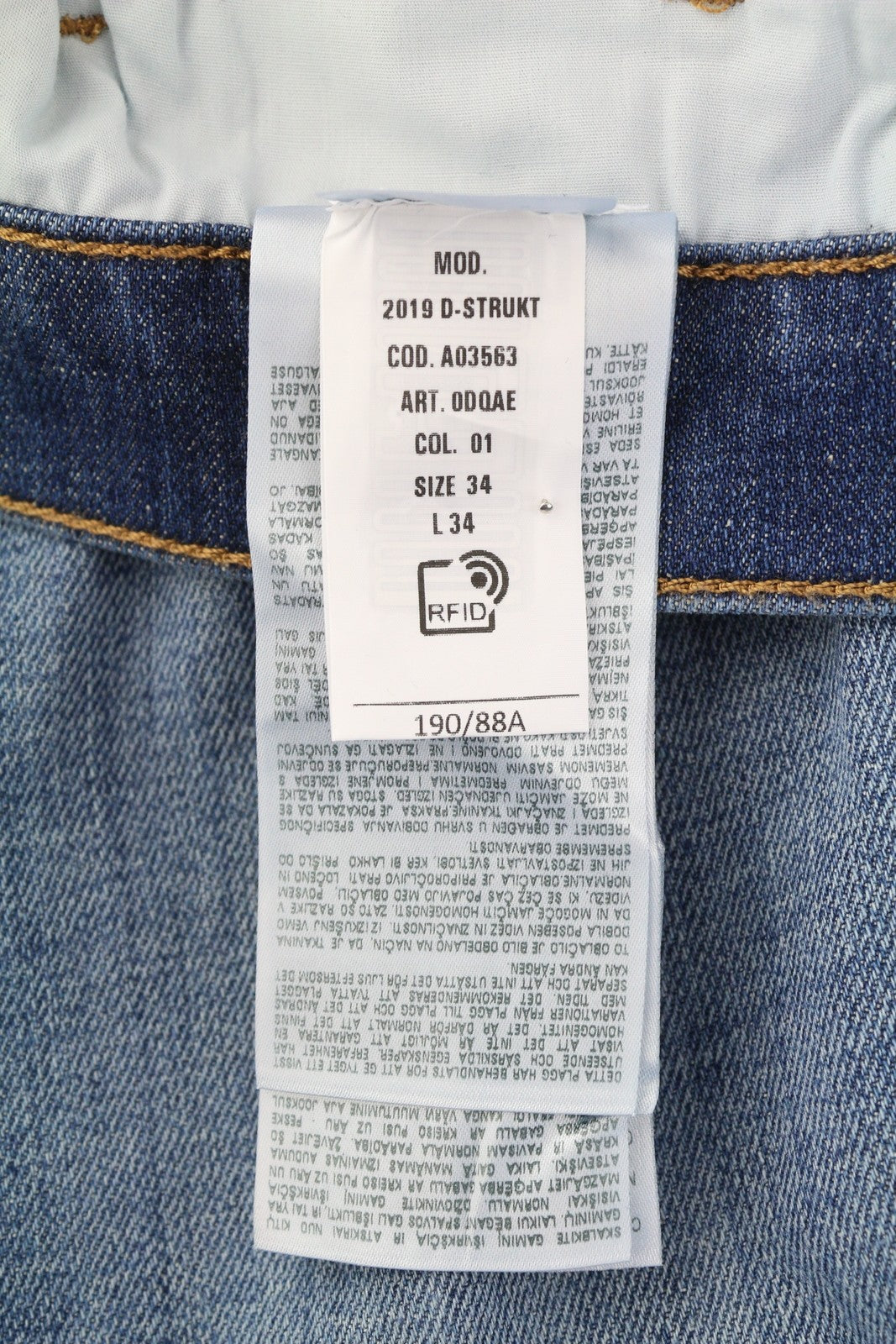 DIESEL 2019 D-Strukt 0DQAE vyriški džinsai W34/L34 Slim Fade Effect Denim, rekomenduojama kaina 175 € 