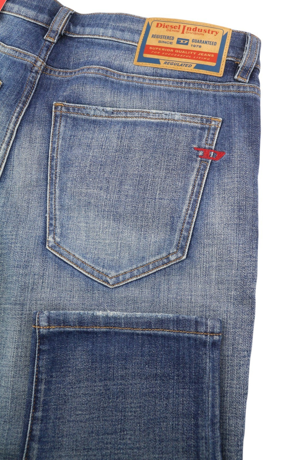 DIESEL 2019 D-Strukt 0DQAE vyriški džinsai W34/L34 Slim Fade Effect Denim, rekomenduojama kaina 175 € 