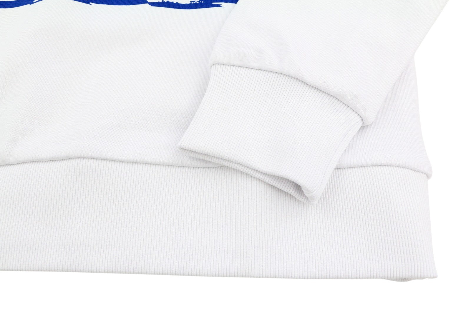 DIESEL S-Ginn-K28 vyriškas džemperis M, baltas, apvalia kaklo iškirpte, priekyje, rekomenduojama kaina – 125 € 