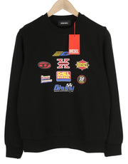 DIESEL S-Ginn-K24 vyriškas džemperis su apvalia kaklo iškirpte ir logotipu priekyje, rekomenduojama kaina – 110 € 