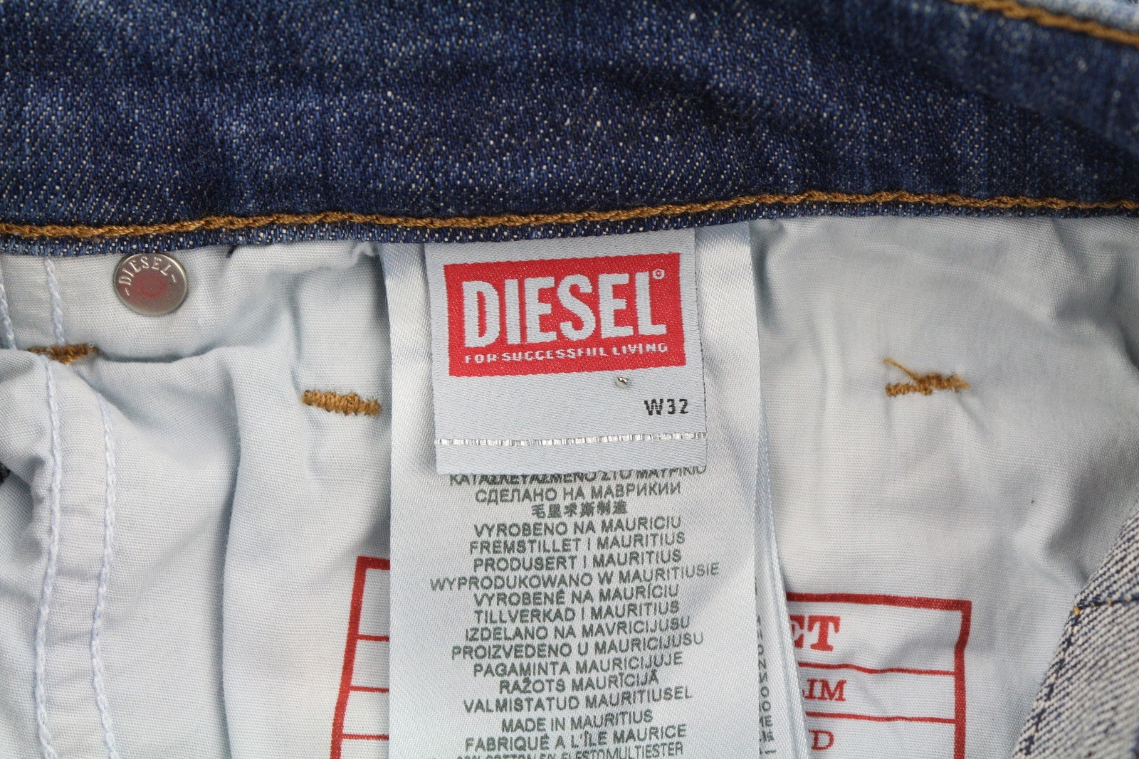 DIESEL 2019 D-Strukt 0DQAE vyriški džinsai W32/L30 Slim Fade Effect Denim, rekomenduojama kaina 175 € 