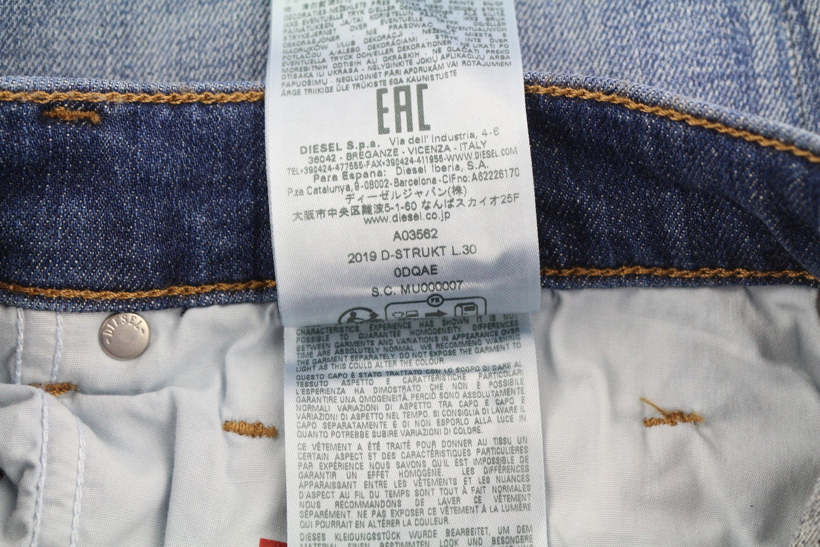 DIESEL 2019 D-Strukt 0DQAE vyriški džinsai W32/L30 Slim Fade Effect Denim, rekomenduojama kaina 175 € 