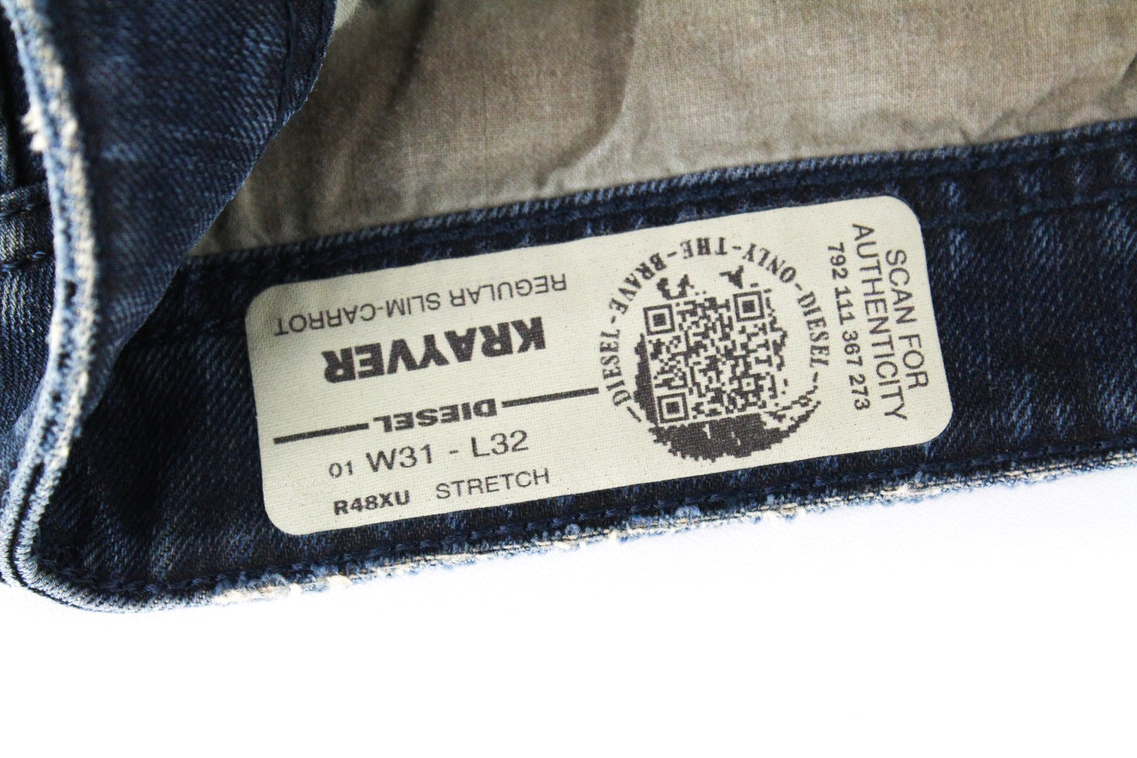 DIESEL Krayver R48XU vyriški džinsai W31/L32 Slim Carrot rašto plėšyti mėlyni medvilniniai 