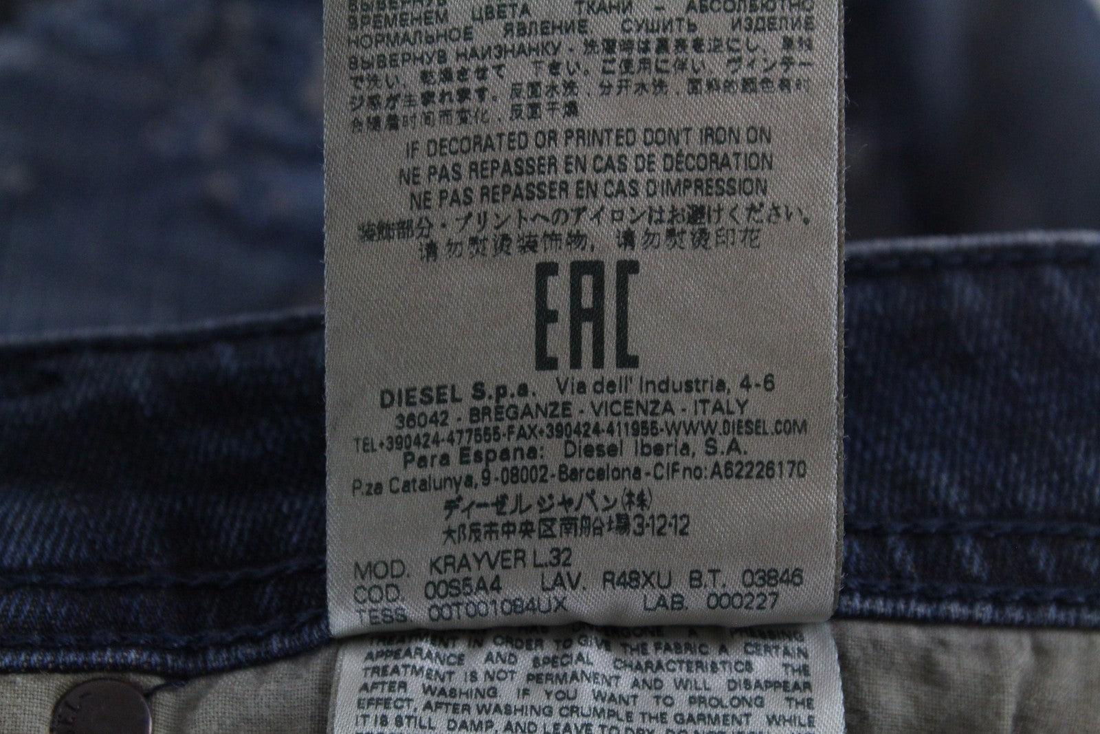 DIESEL Krayver R48XU vyriški džinsai W31/L32 Slim Carrot rašto plėšyti mėlyni medvilniniai 