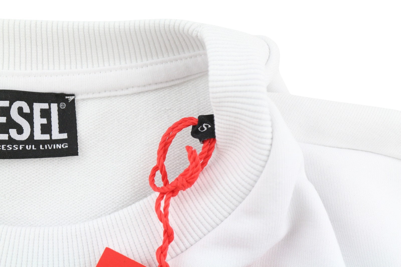 DIESEL S-Ginn-K26 vyriškas džemperis su apvalia kaklo iškirpte, baltas, S dydžio, su priekine kaina – 110 € 