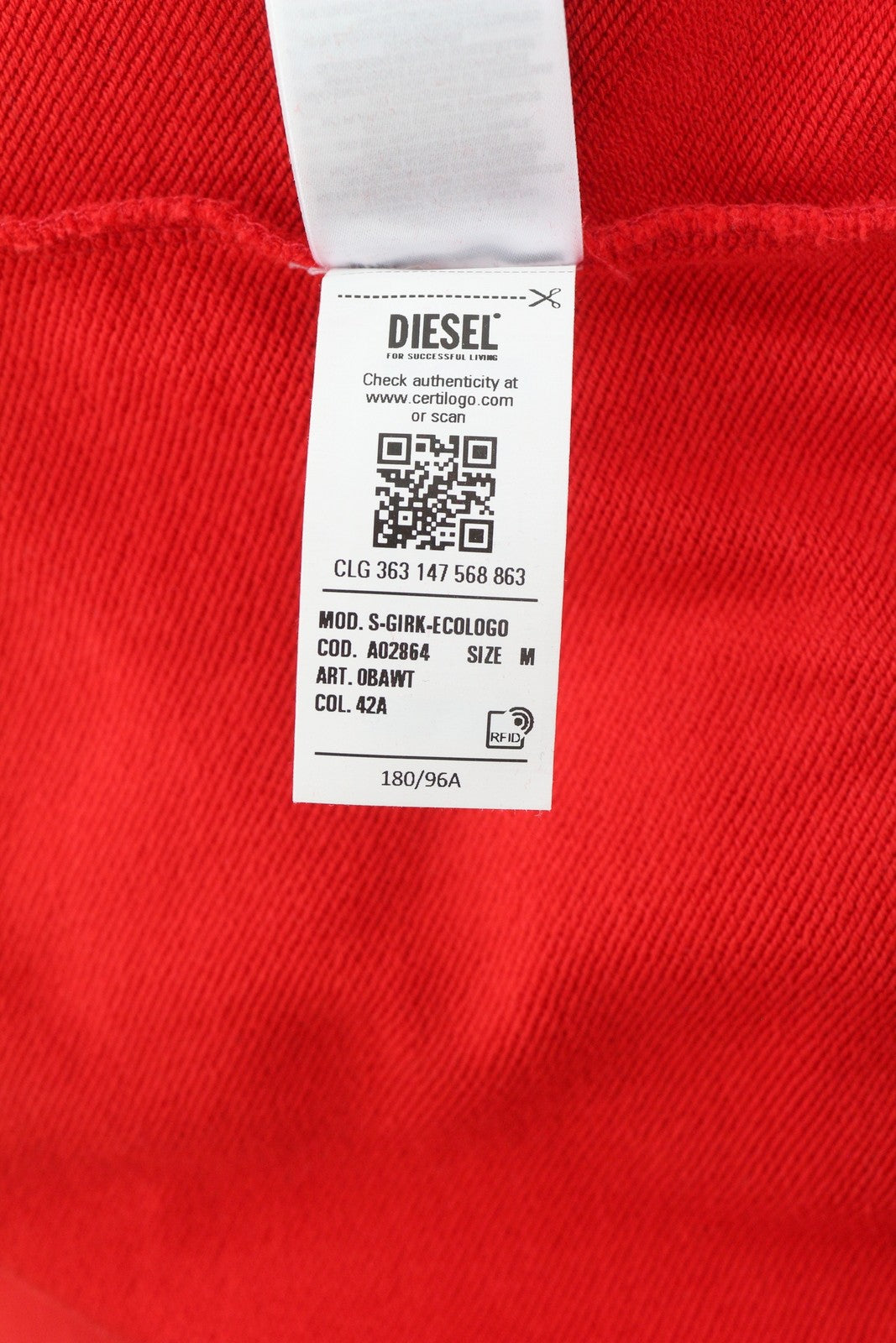 DIESEL S-Girk-Ecologo vyriškas džemperis M, raudonas, megztinis su apvalia kaklo iškirpte ir logotipu priekyje, rekomenduojama kaina – 125 € 