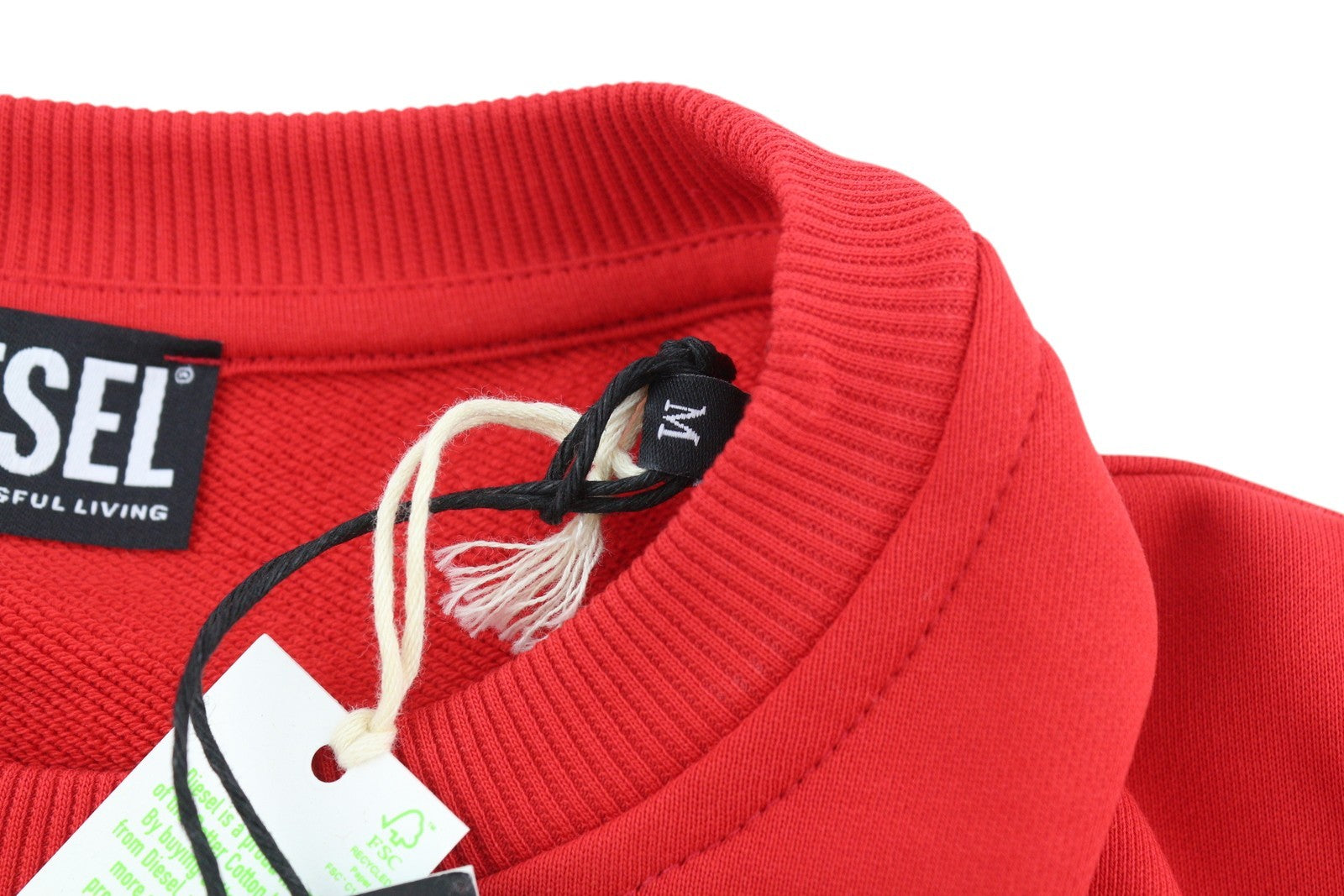 DIESEL S-Girk-Ecologo vyriškas džemperis M, raudonas, megztinis su apvalia kaklo iškirpte ir logotipu priekyje, rekomenduojama kaina – 125 € 