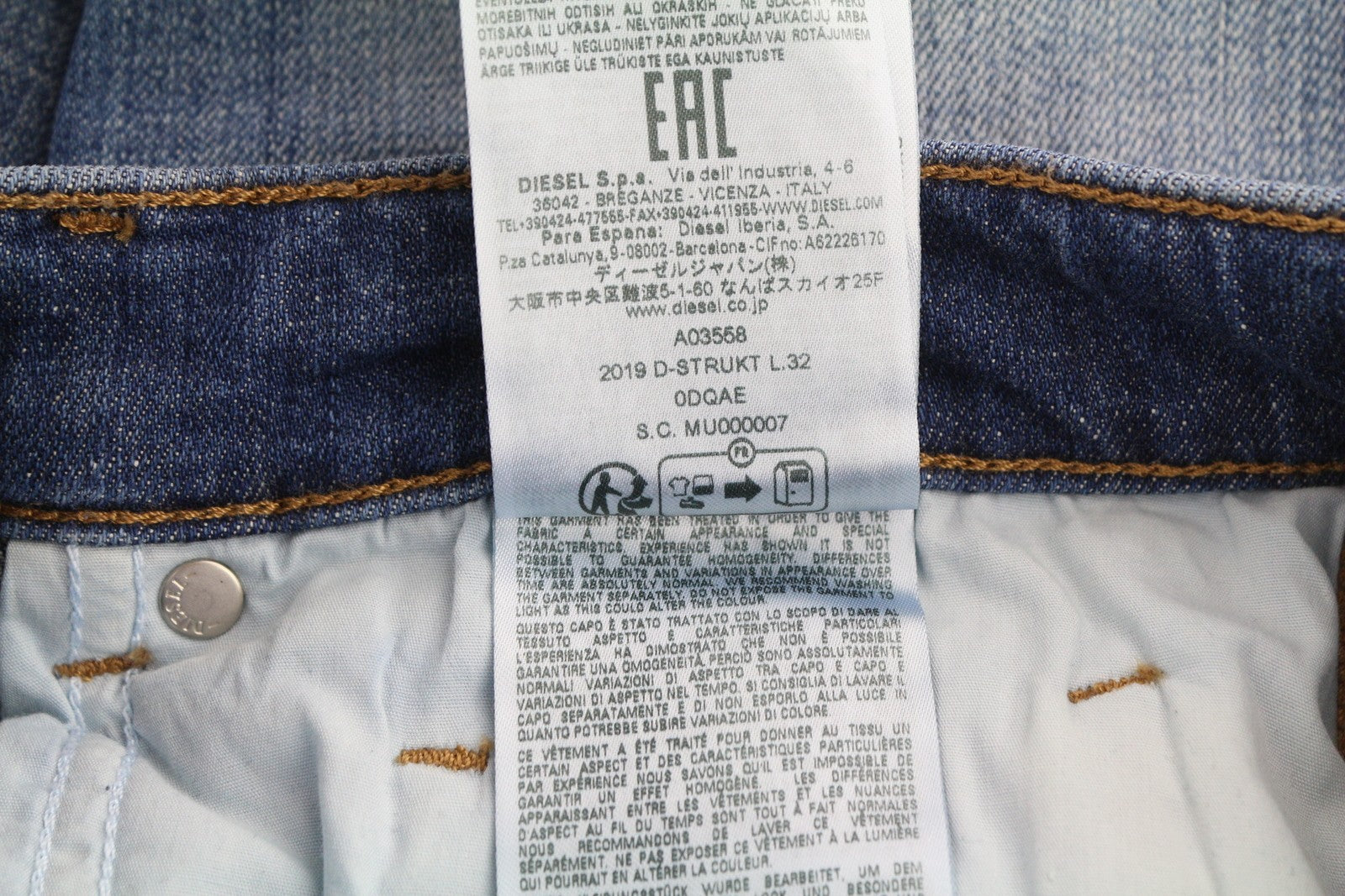 DIESEL 2019 D-Strukt 0DQAE vyriški džinsai W32/L32 Slim Fade Effect Denim, rekomenduojama kaina 175 € 