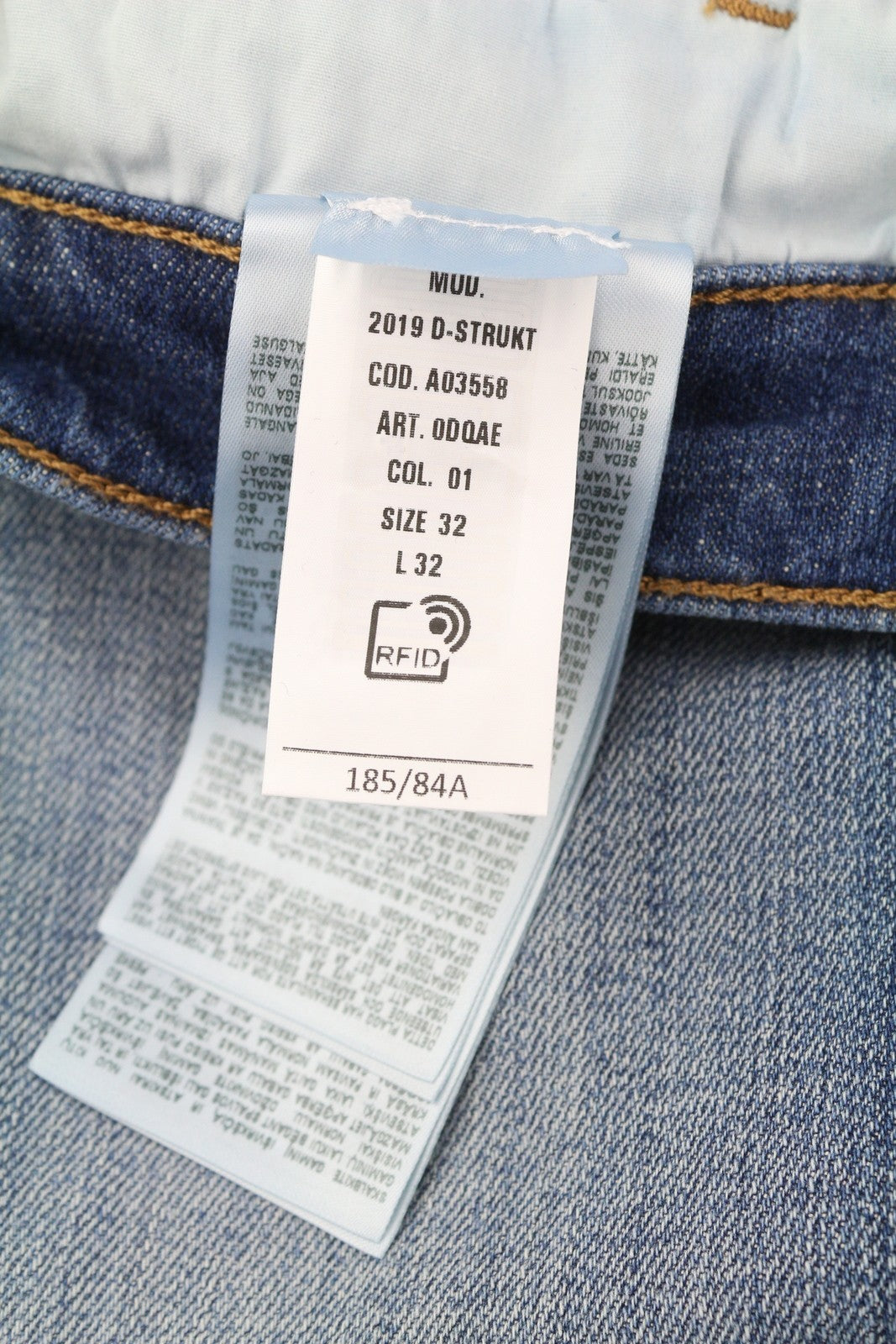 DIESEL 2019 D-Strukt 0DQAE vyriški džinsai W32/L32 Slim Fade Effect Denim, rekomenduojama kaina 175 € 