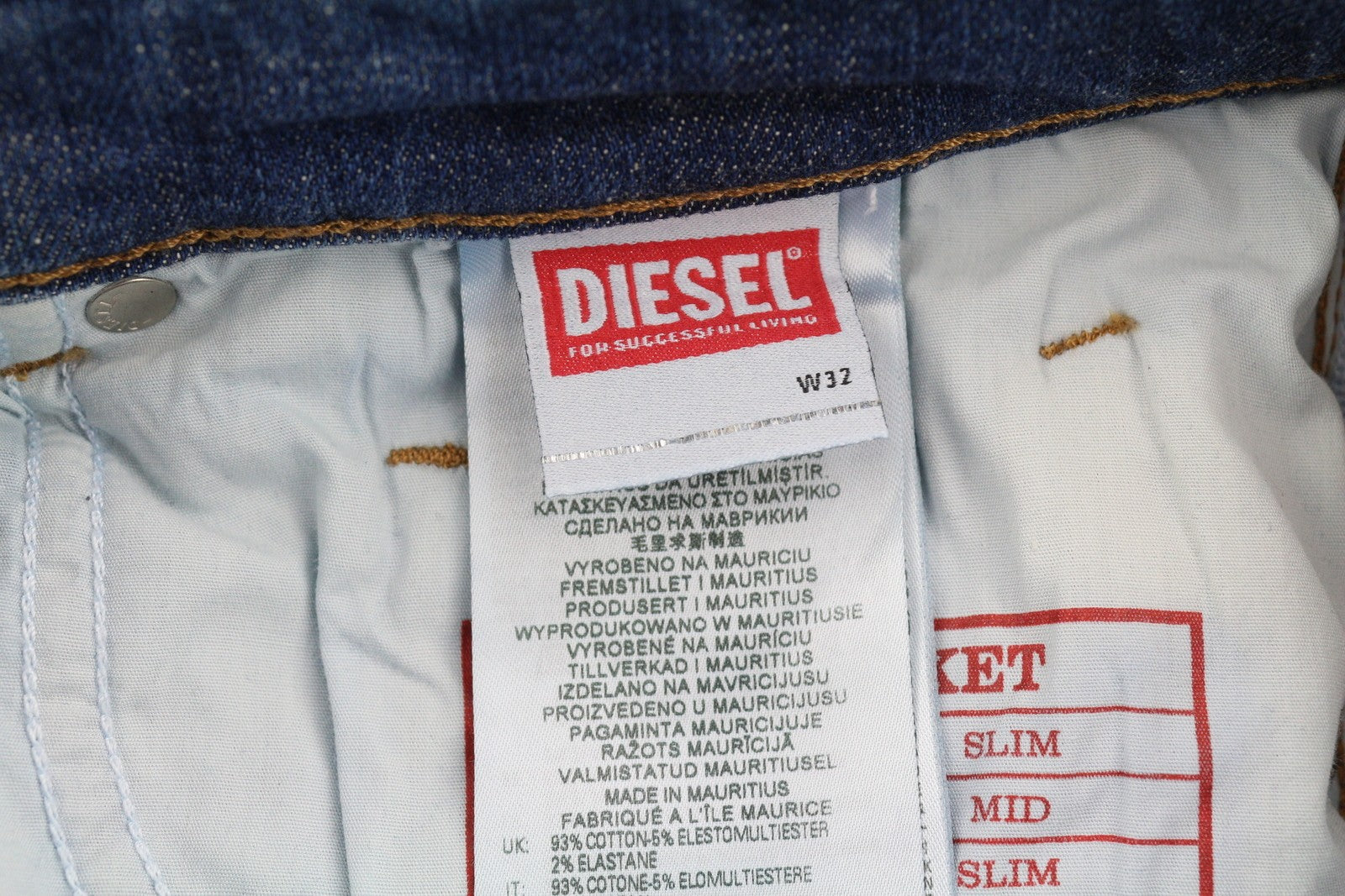 DIESEL 2019 D-Strukt 0DQAE vyriški džinsai W32/L32 Slim Fade Effect Denim, rekomenduojama kaina 175 € 