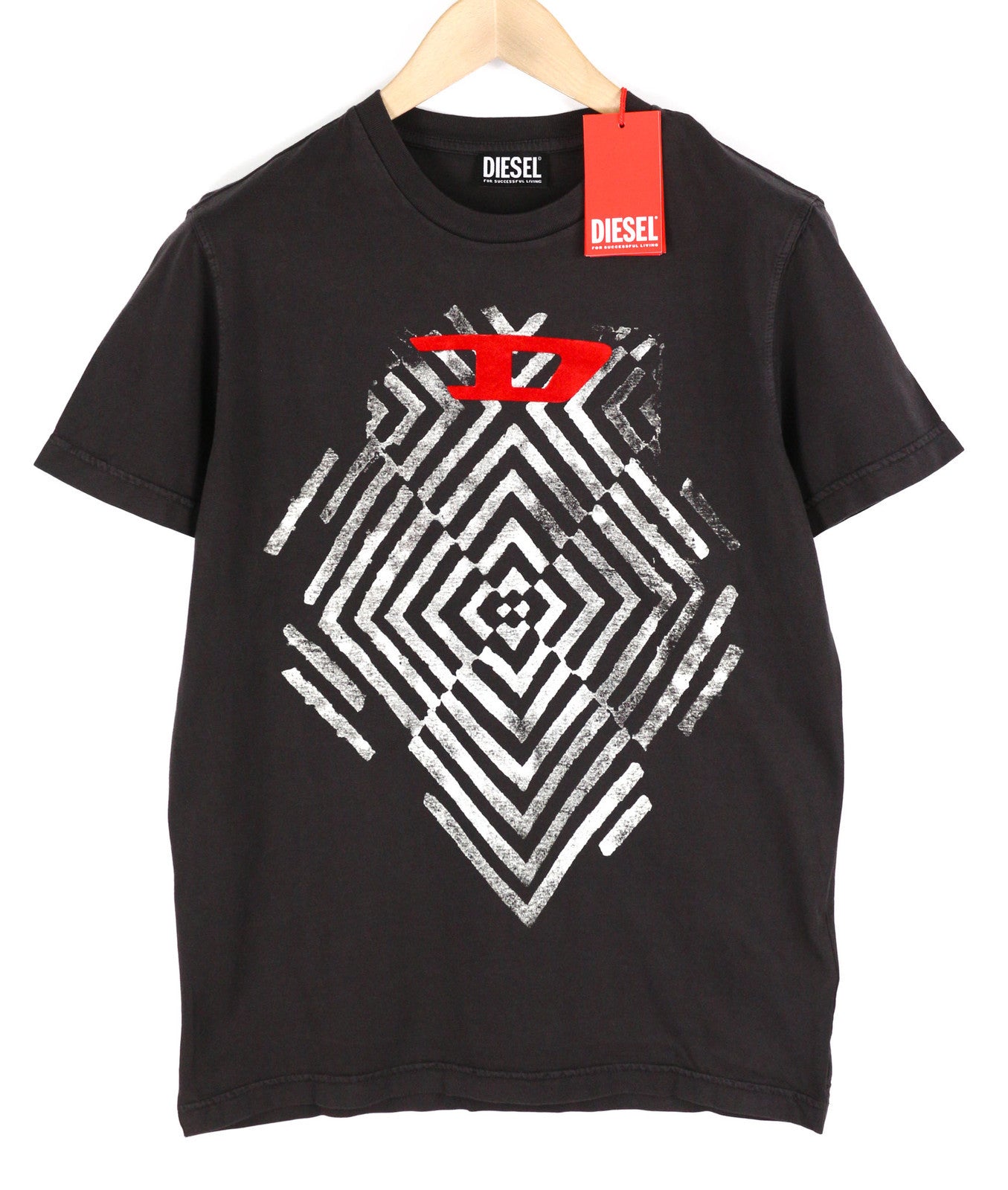 DIESEL T-Diegor-C16 vyriški marškinėliai M su trumpomis rankovėmis, apvalia kaklo iškirpte, su logotipu ir tamsiai mėlyna spalva. Rekomenduojama kaina – 70 €. 