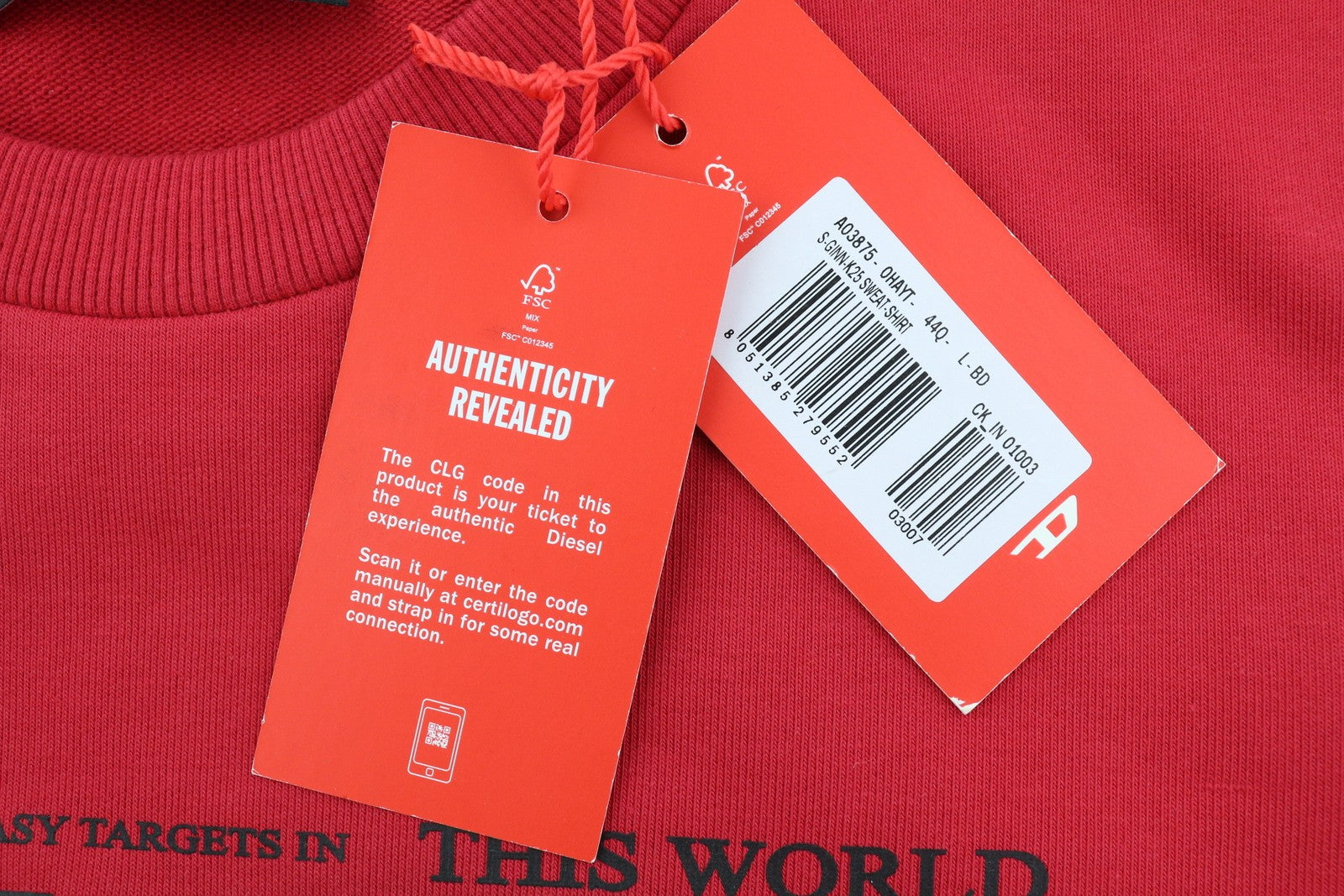 DIESEL S-Ginn-K25 vyriškas džemperis, raudonas, L dydžio, su apvalia kaklo iškirpte ir logotipu priekyje, rekomenduojama kaina – 125 € 