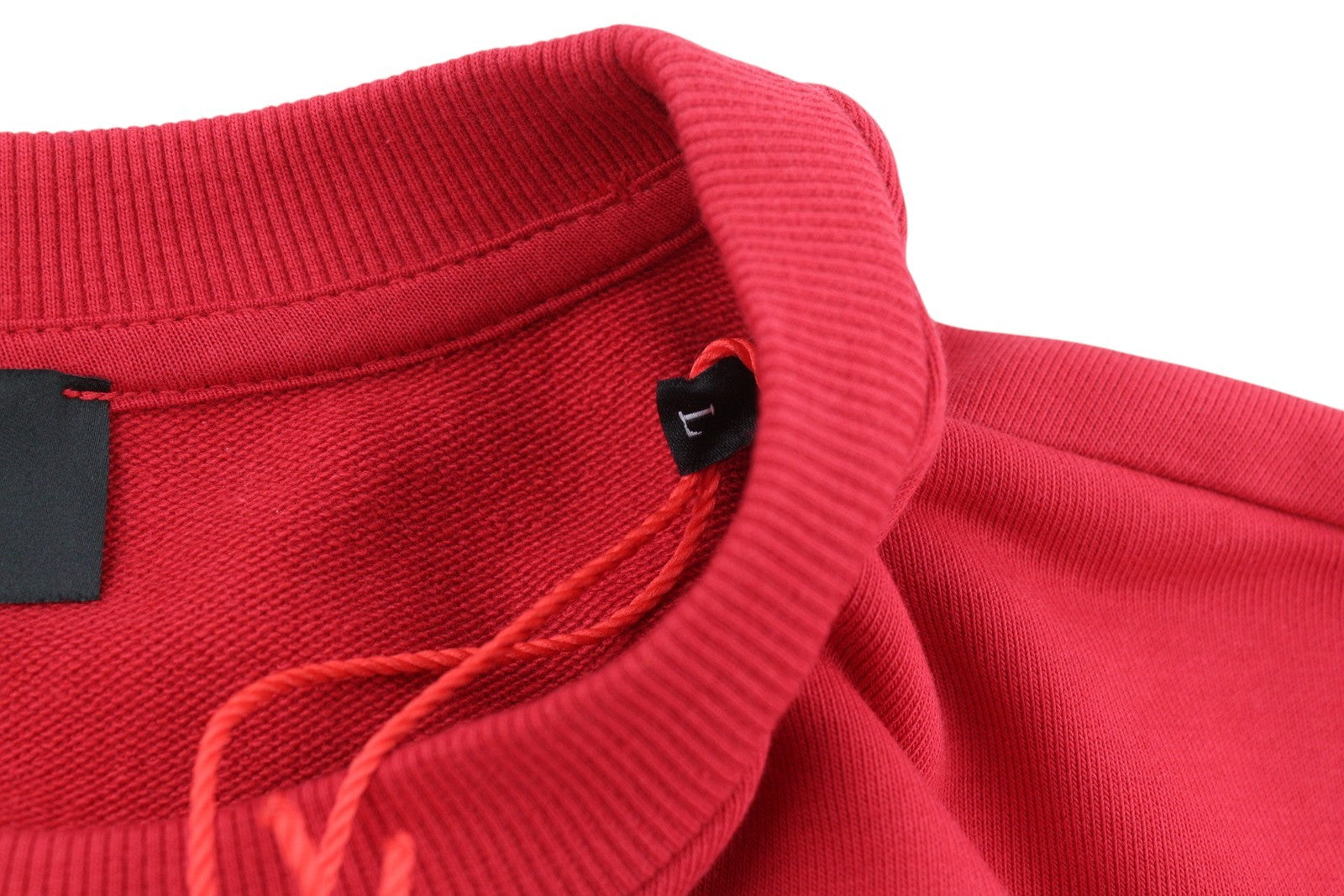 DIESEL S-Ginn-K25 vyriškas džemperis, raudonas, L dydžio, su apvalia kaklo iškirpte ir logotipu priekyje, rekomenduojama kaina – 125 € 