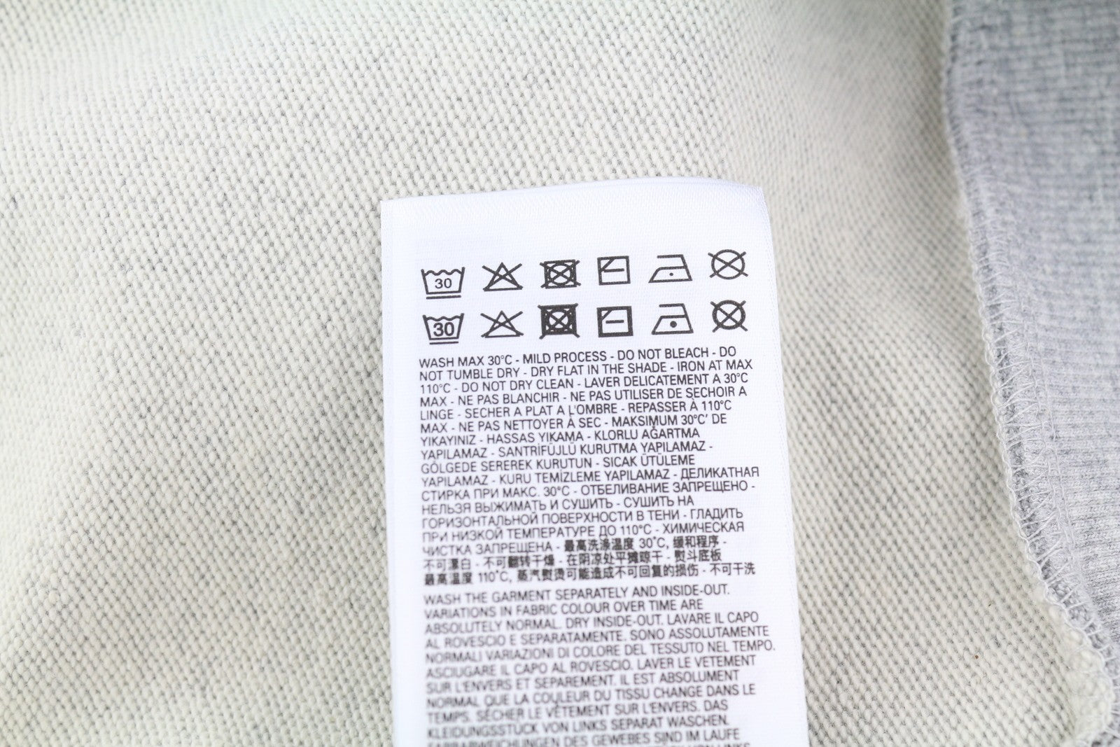 DIESEL S-Girk-K12 vyriškas džemperis M melanžo pilkos spalvos su apvalia kaklo iškirpte ir logotipu, rekomenduojama kaina – 100 € 