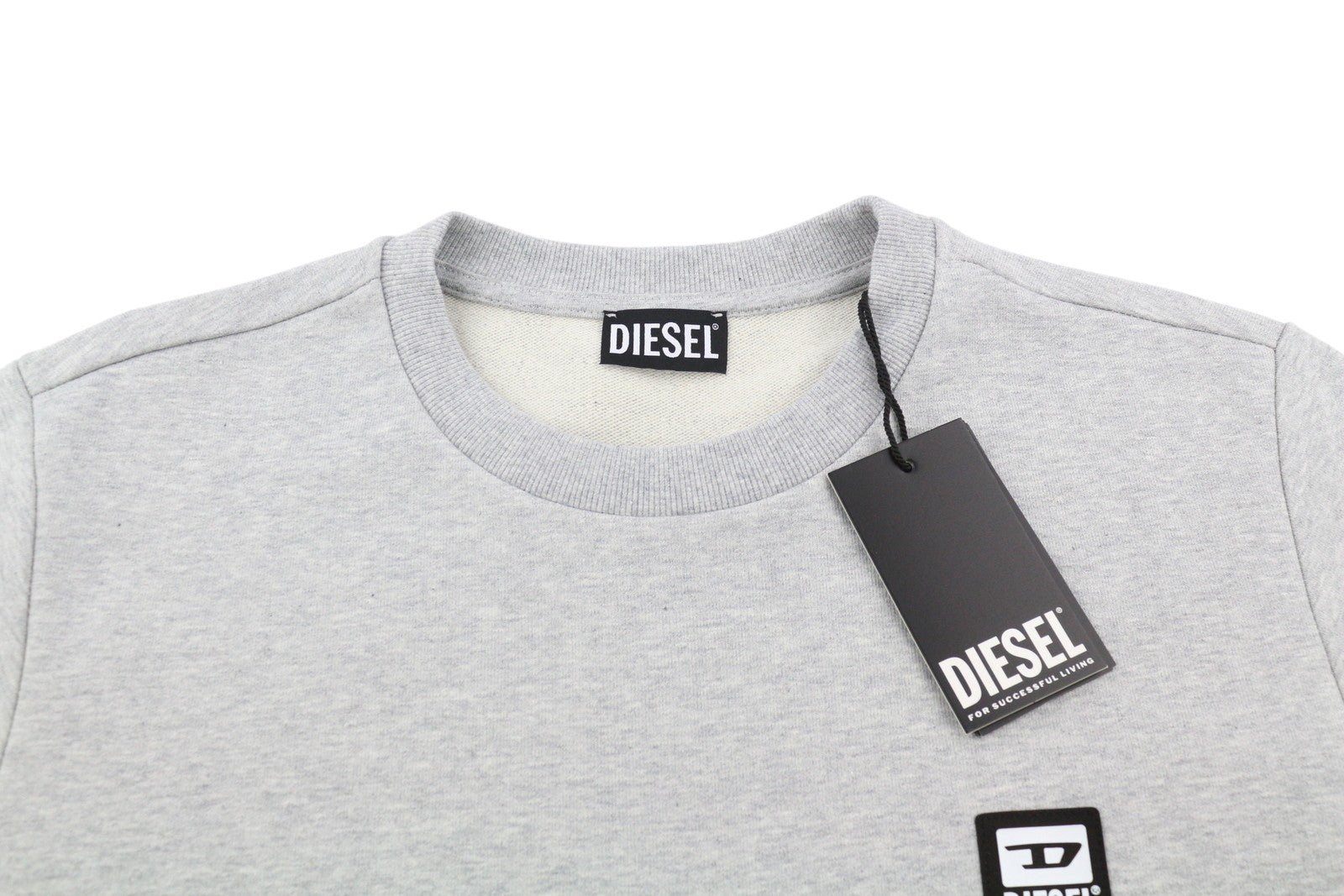 DIESEL S-Girk-K12 vyriškas džemperis M melanžo pilkos spalvos su apvalia kaklo iškirpte ir logotipu, rekomenduojama kaina – 100 € 