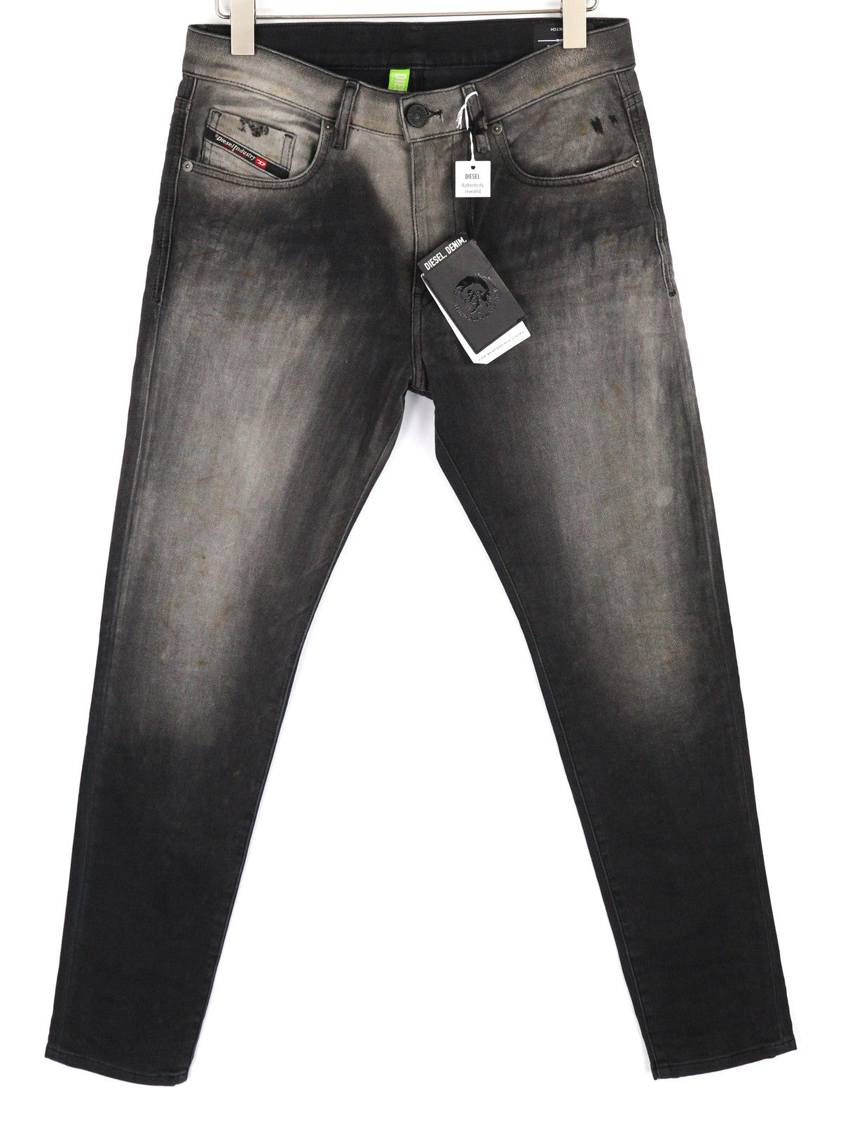 DIESEL D-Strukt Jogg 09B04 vyriški džinsai W30 Slim Fit tamprūs skalbtos juodos spalvos, rekomenduojama kaina 295 € 