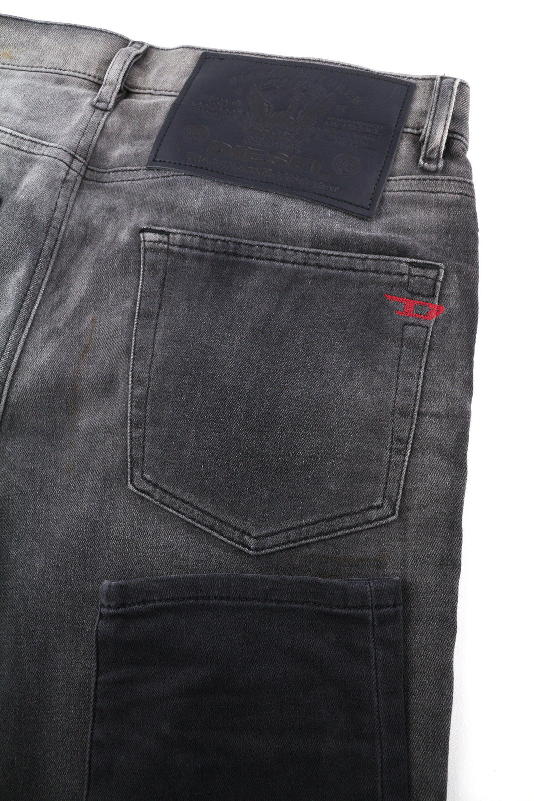 DIESEL D-Strukt Jogg 09B04 vyriški džinsai W30 Slim Fit tamprūs skalbtos juodos spalvos, rekomenduojama kaina 295 € 