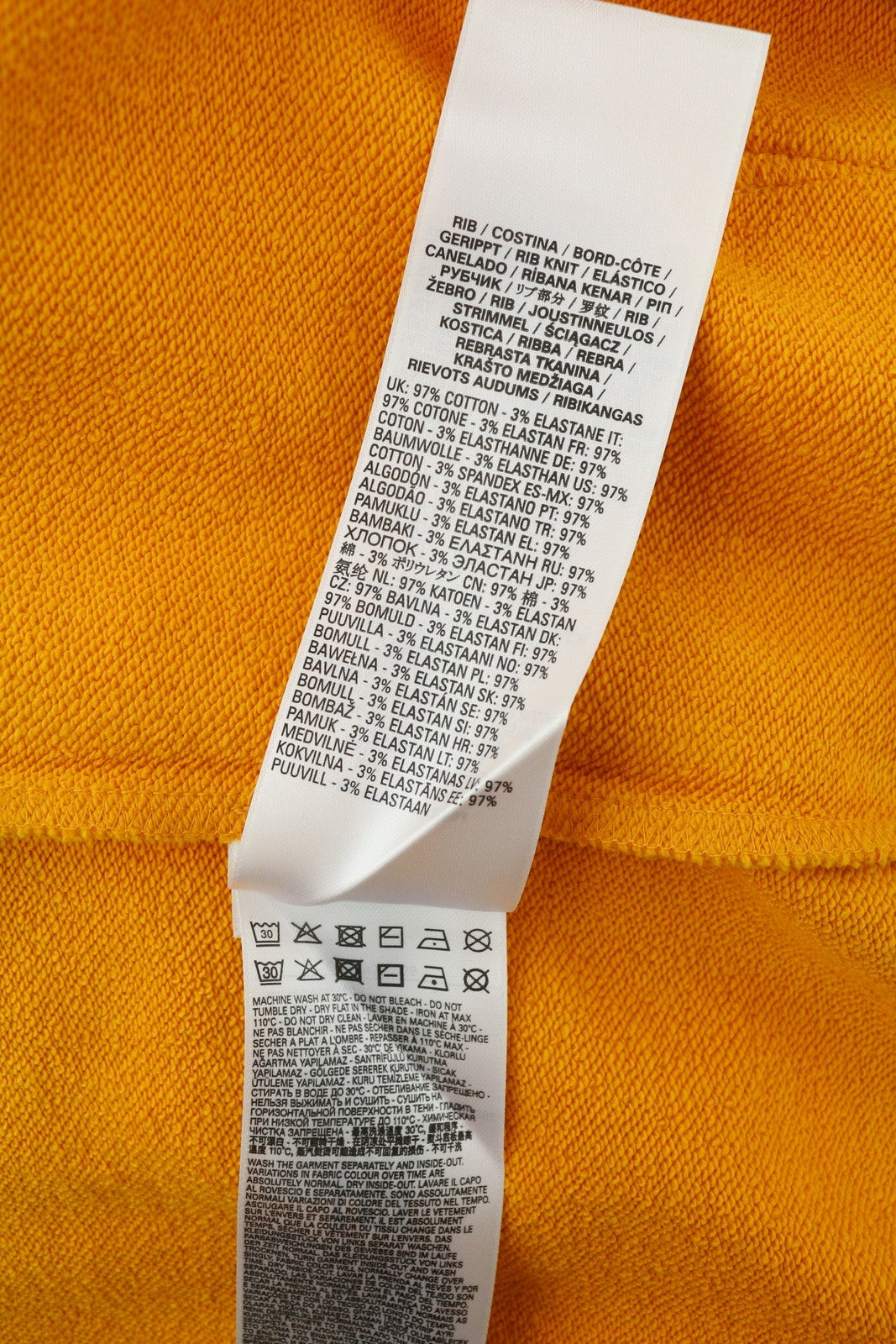 DIESEL S-Ginn-Hood-E5 vyriškas džemperis su gobtuvu L dydžio, geltonas, su kengūros kišene, rekomenduojama kaina – 175 € 